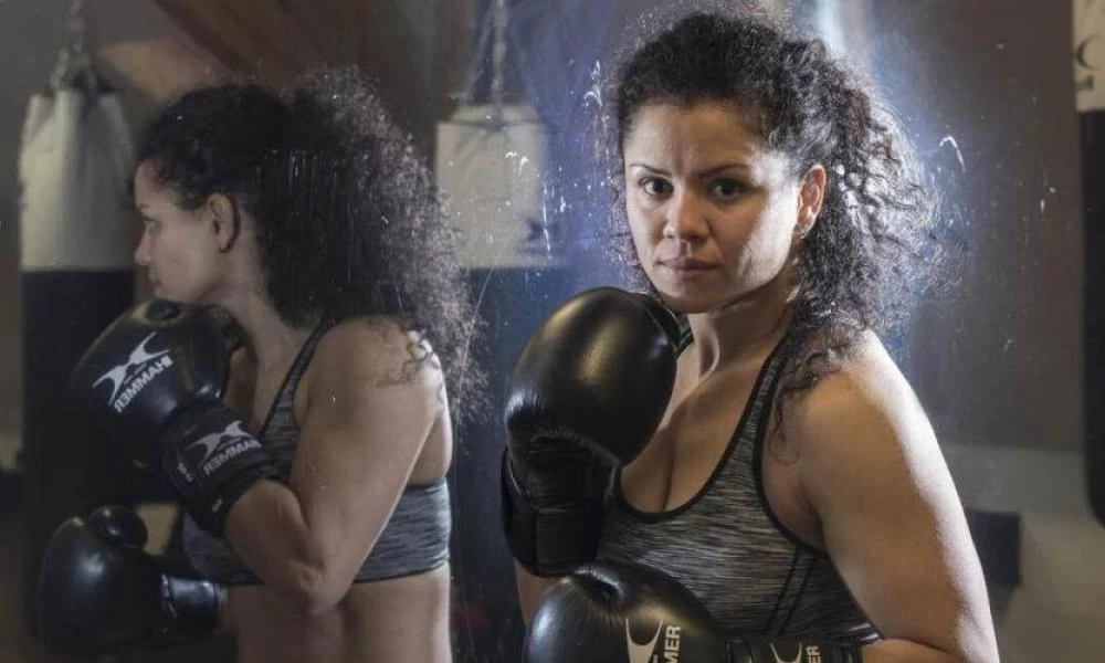 34χρονη μποξέρ κατηγορείται ότι έδειρε μέχρι θανάτου τον 61χρονο σύζυγό της